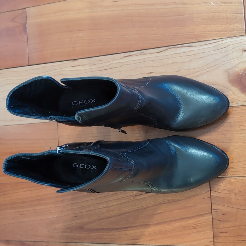 Ladies Geox Gray Leather Boots Size 38 - Picture 2 of 16